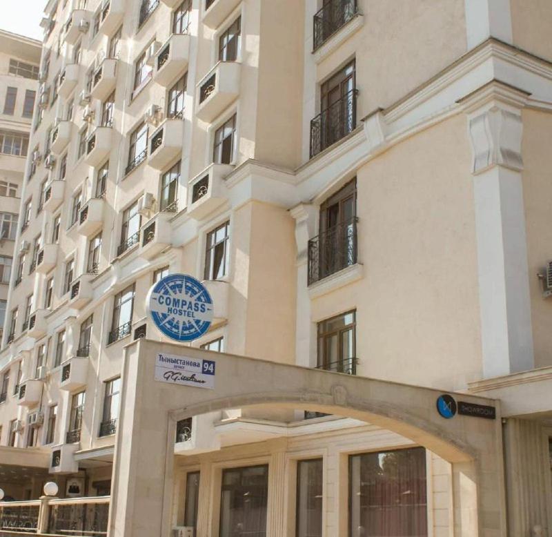 Compass Hostel Bishkek Bagian luar foto