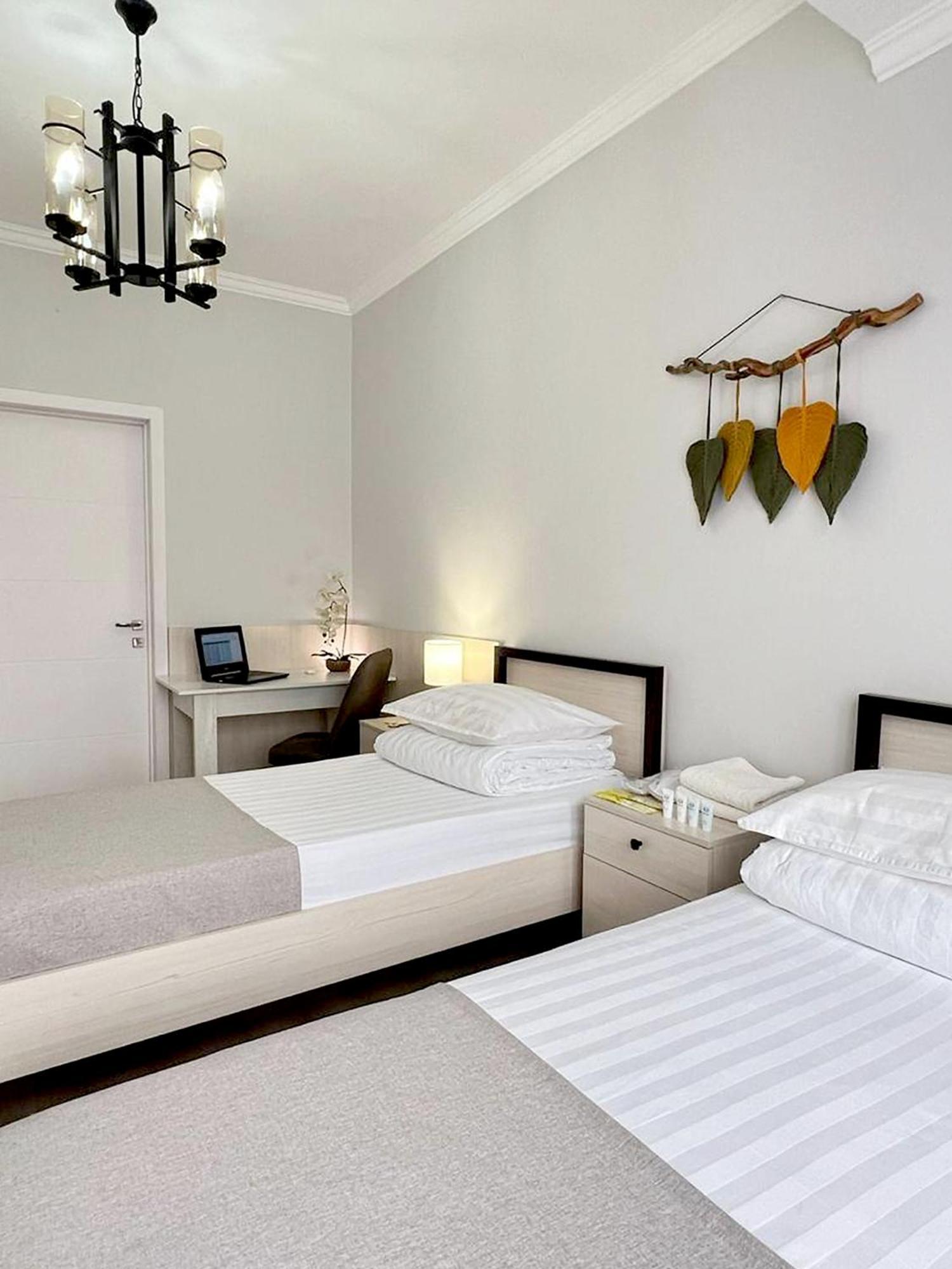 Compass Hostel Bishkek Bagian luar foto