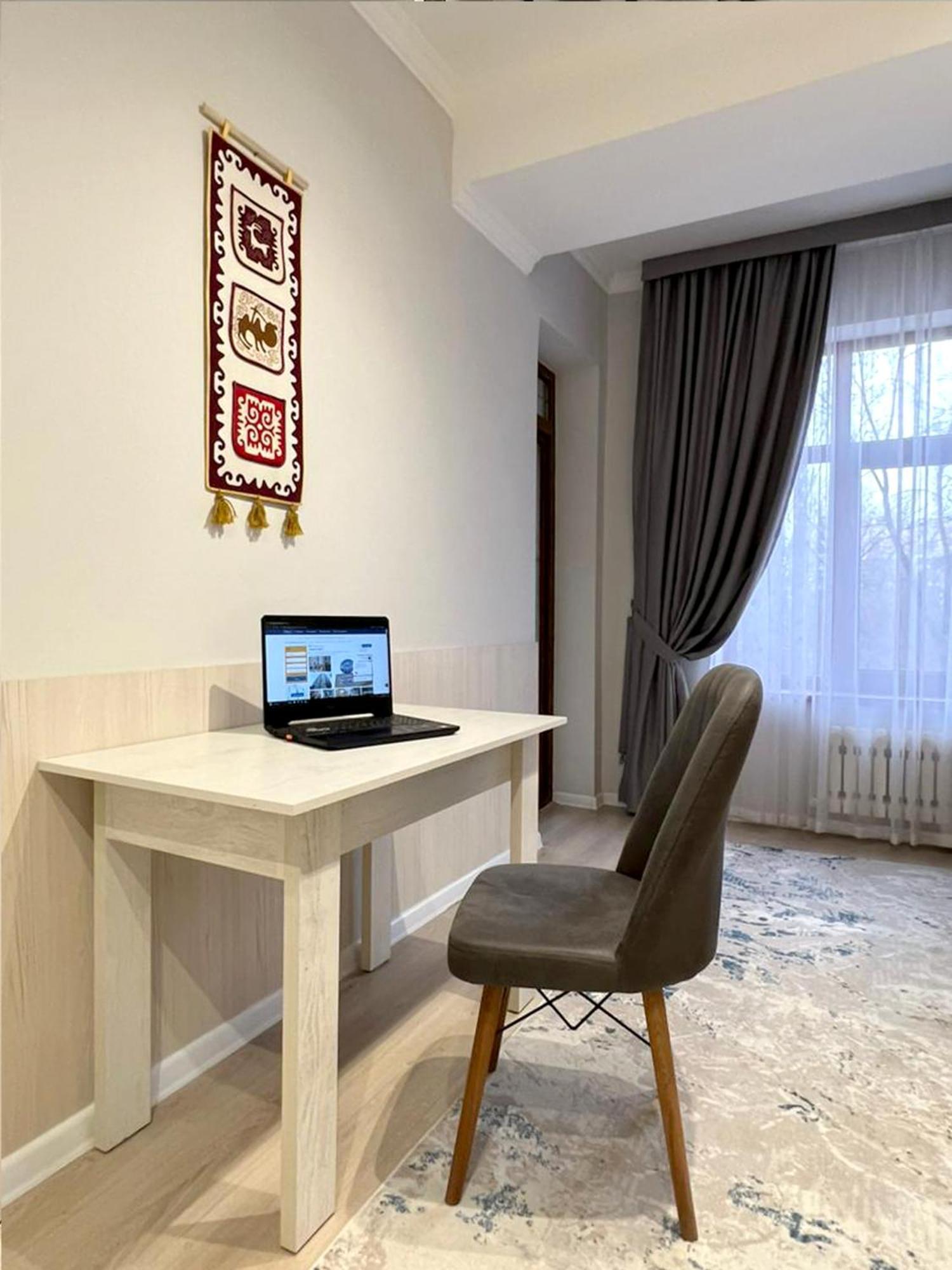 Compass Hostel Bishkek Bagian luar foto