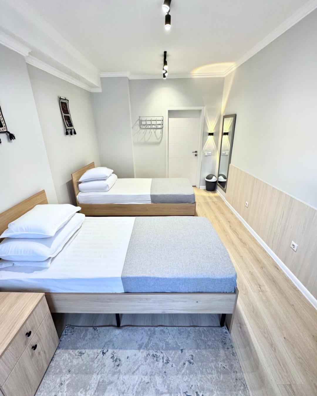 Compass Hostel Bishkek Bagian luar foto