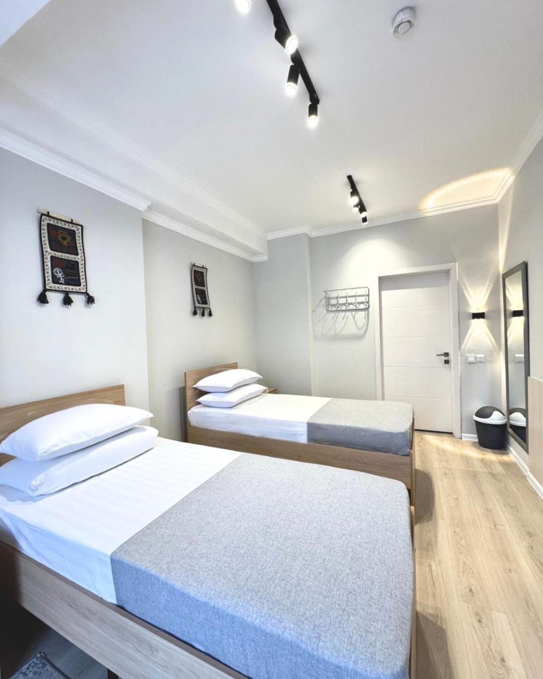 Compass Hostel Bishkek Bagian luar foto